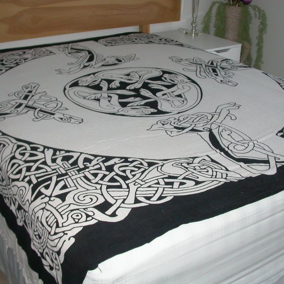 Black and White Indian Fringed Over Sheet - Picture 1 of 4